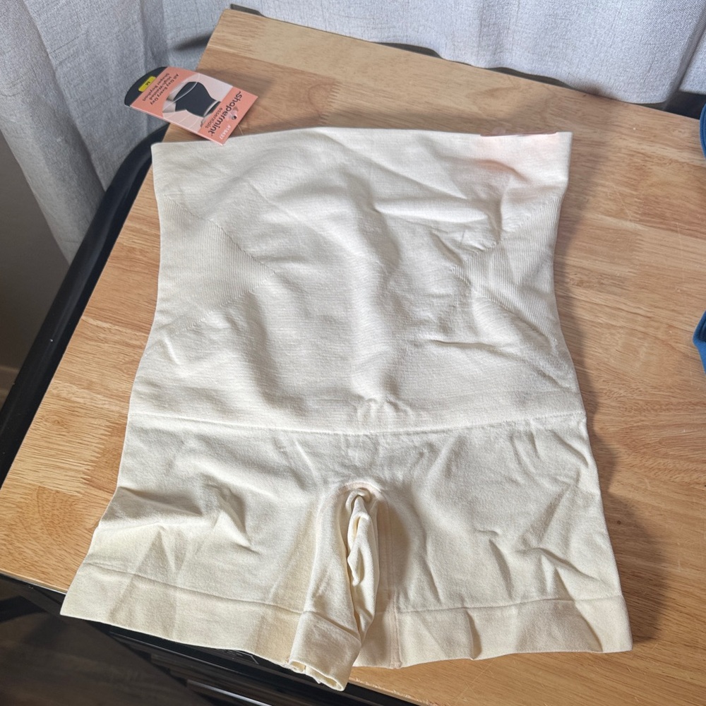 Shapermint Cream boy short shape Shorts